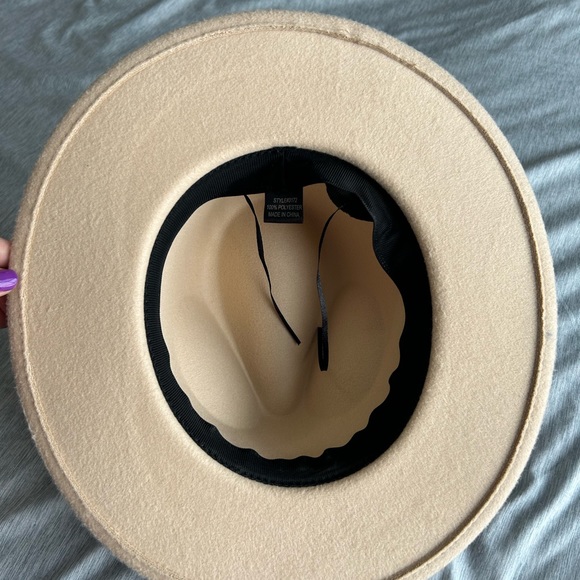 Hat - Picture 3 of 5